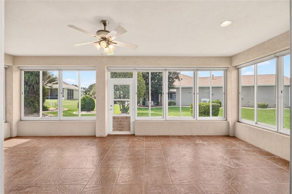 For Sale: $344,900 (2 beds, 2 baths, 2016 Square Feet)