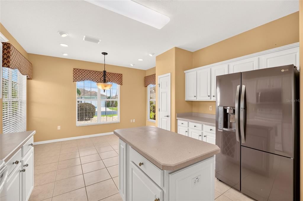 For Sale: $344,900 (2 beds, 2 baths, 2016 Square Feet)