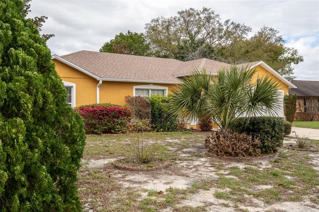 For Rent: $2,000 (3 beds, 2 baths, 1474 Square Feet)