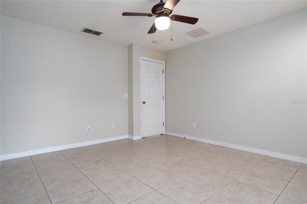 For Rent: $2,000 (3 beds, 2 baths, 1474 Square Feet)