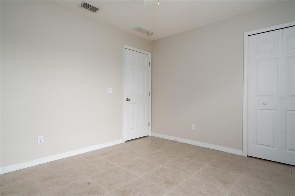 For Rent: $2,000 (3 beds, 2 baths, 1474 Square Feet)