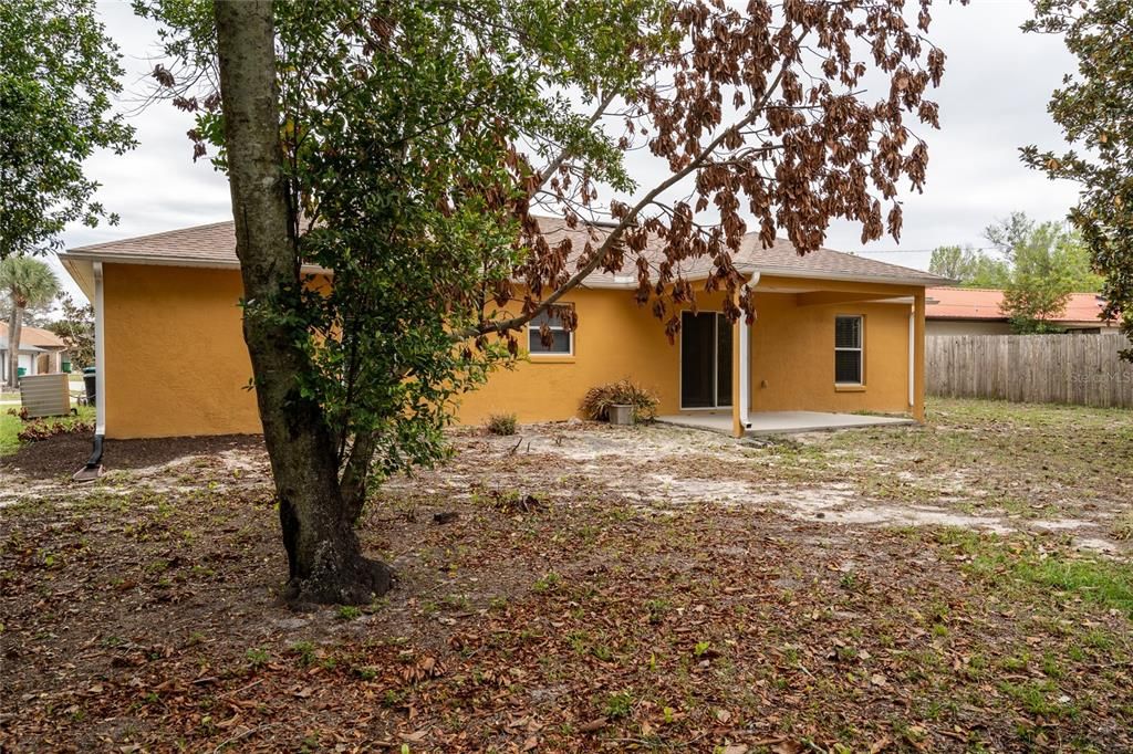 For Rent: $2,000 (3 beds, 2 baths, 1474 Square Feet)