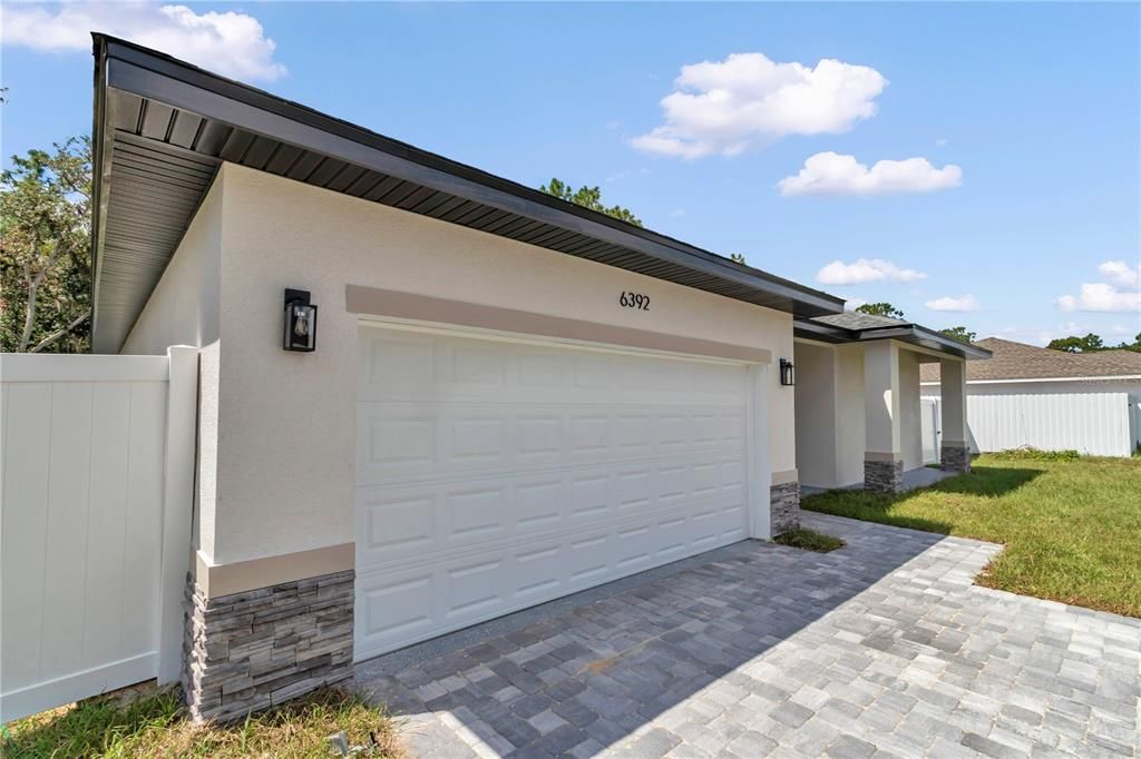 На продажу: $308,999 (4 спален, 2 ванн, 1816 Квадратных фут)