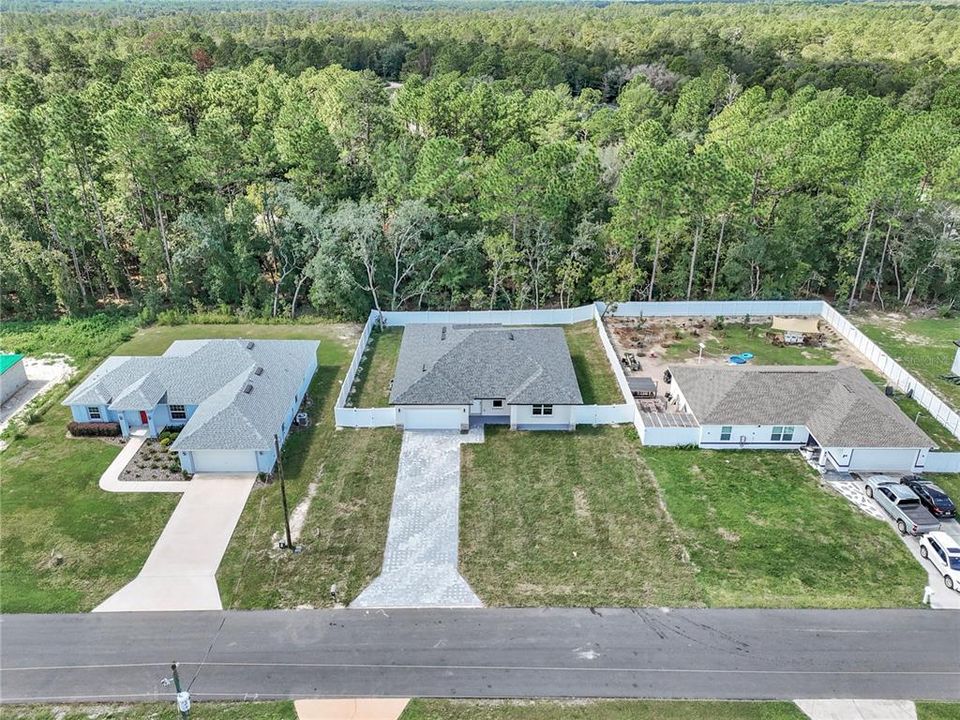 На продажу: $308,999 (4 спален, 2 ванн, 1816 Квадратных фут)