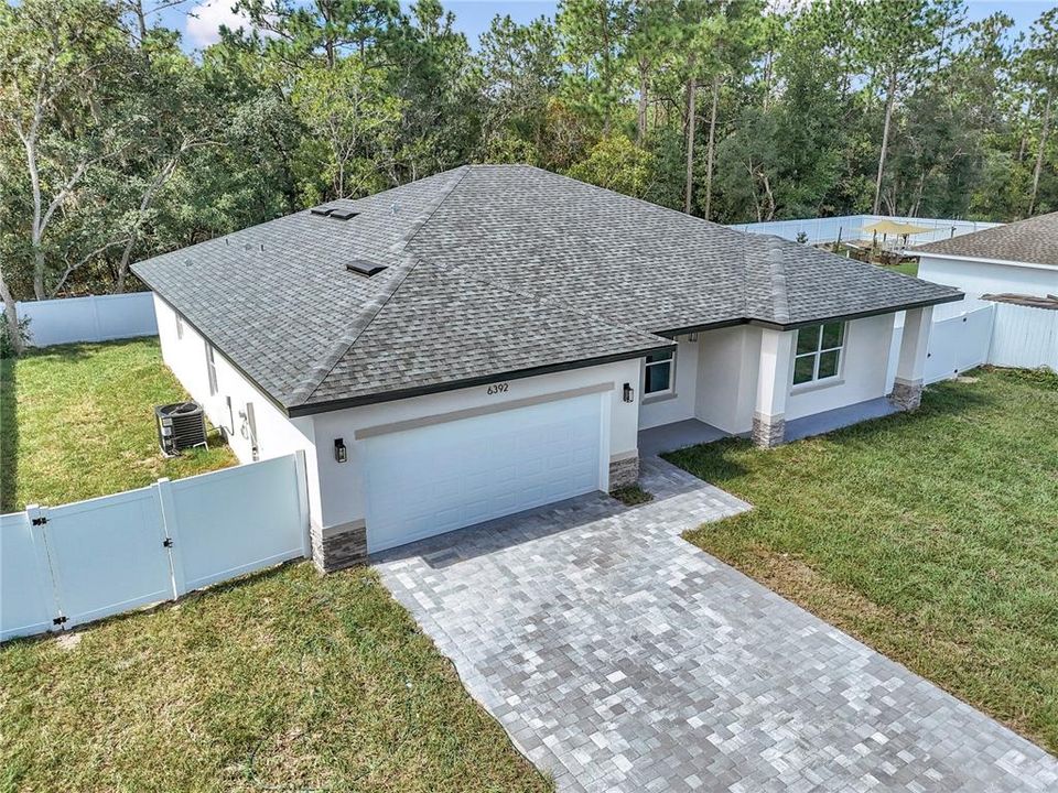 На продажу: $308,999 (4 спален, 2 ванн, 1816 Квадратных фут)