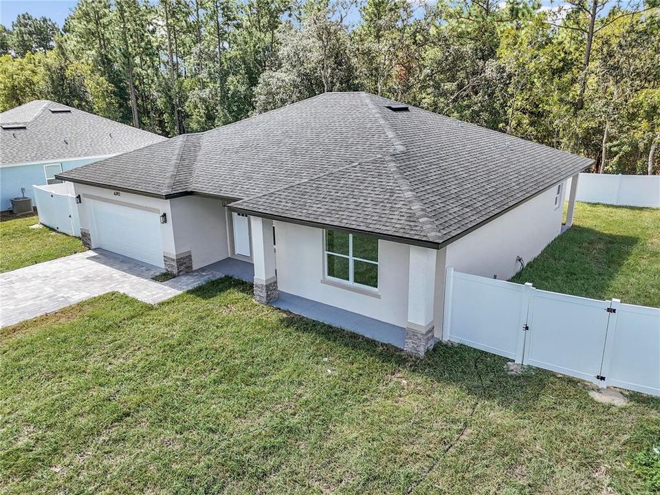 На продажу: $308,999 (4 спален, 2 ванн, 1816 Квадратных фут)