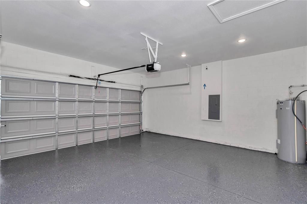 На продажу: $308,999 (4 спален, 2 ванн, 1816 Квадратных фут)
