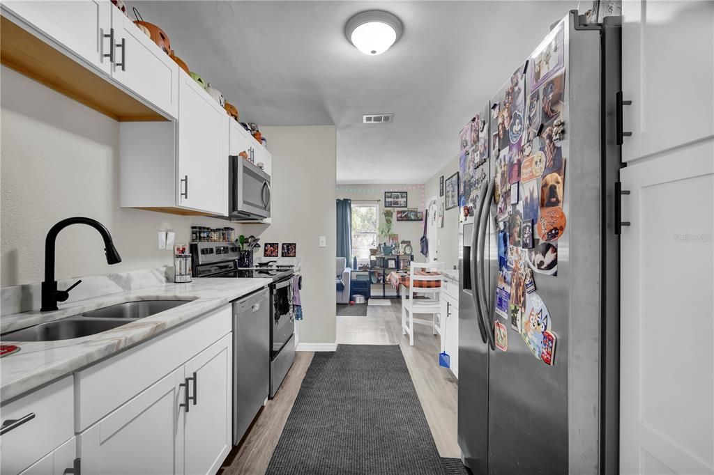 На продажу: $224,999 (3 спален, 1 ванн, 884 Квадратных фут)