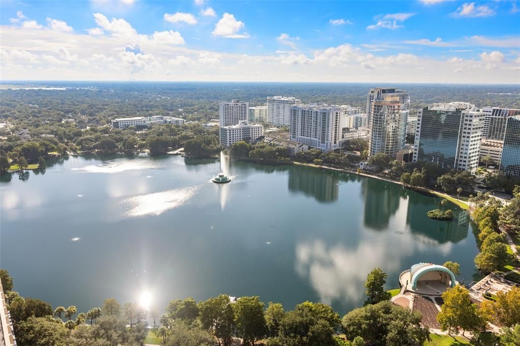 For Sale: $439,000 (2 beds, 2 baths, 1140 Square Feet)
