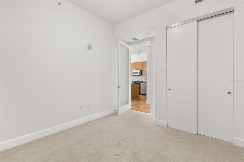 For Sale: $439,000 (2 beds, 2 baths, 1140 Square Feet)