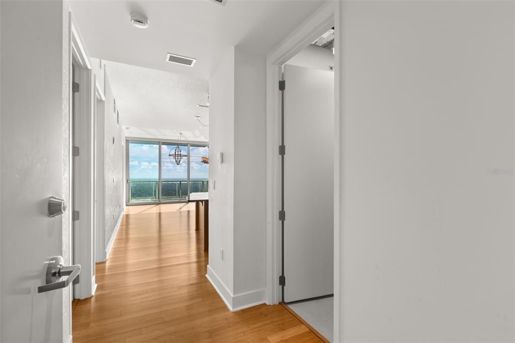 For Sale: $439,000 (2 beds, 2 baths, 1140 Square Feet)