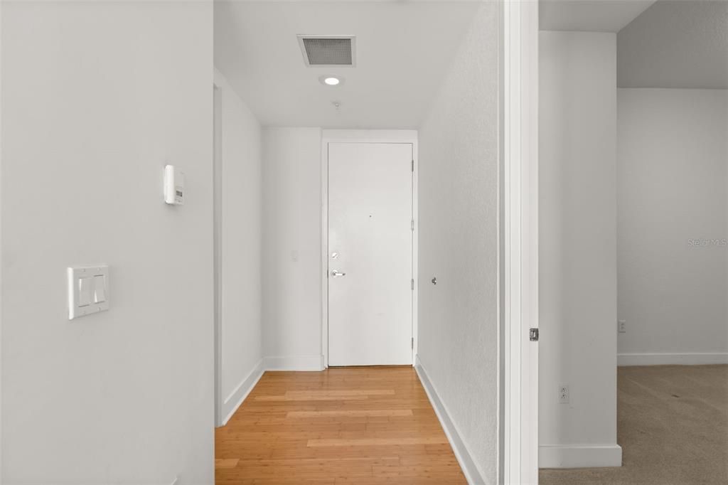 For Sale: $439,000 (2 beds, 2 baths, 1140 Square Feet)