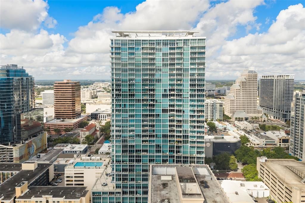 For Sale: $439,000 (2 beds, 2 baths, 1140 Square Feet)