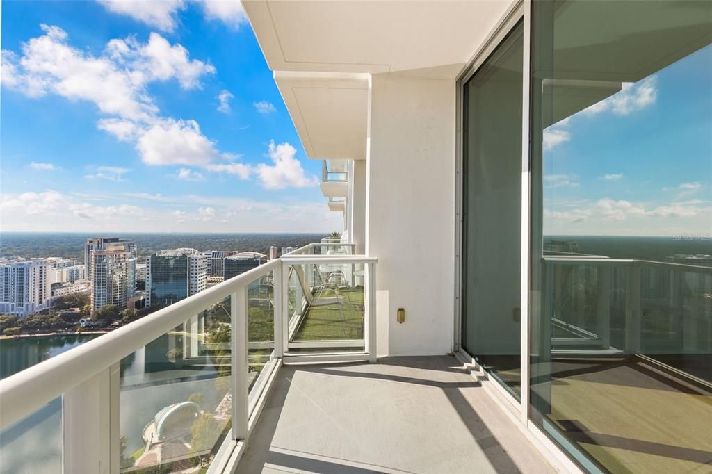 For Sale: $439,000 (2 beds, 2 baths, 1140 Square Feet)