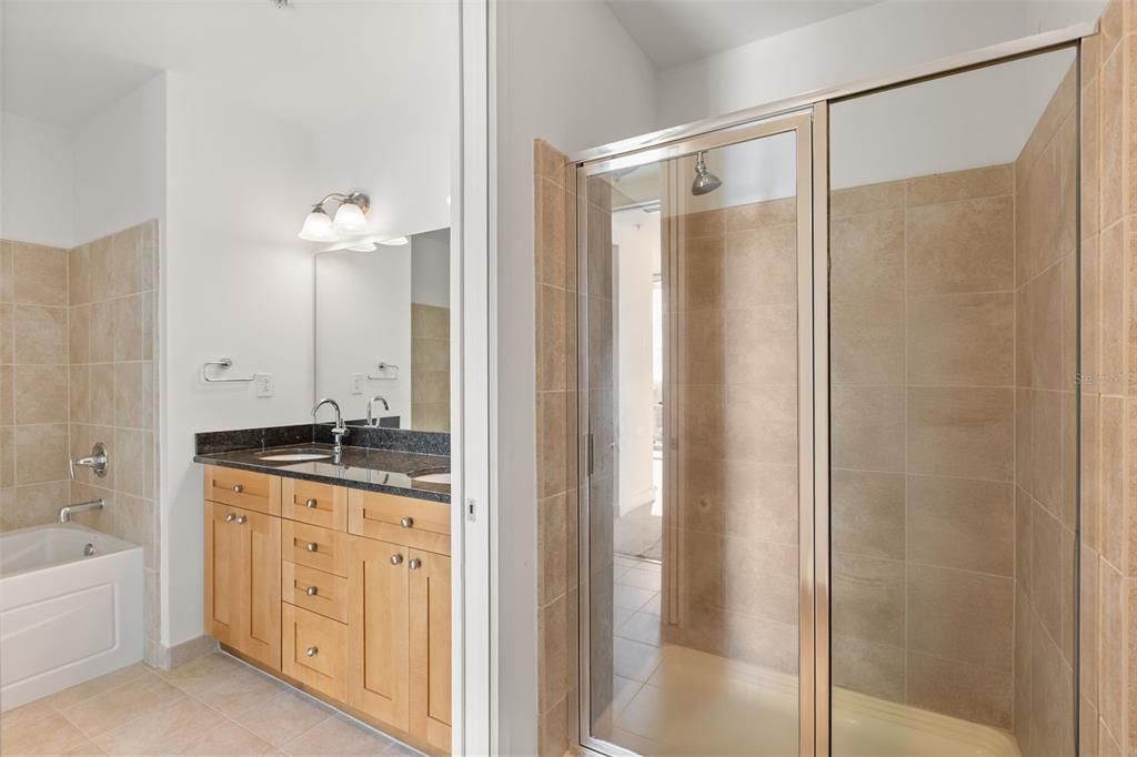 For Sale: $439,000 (2 beds, 2 baths, 1140 Square Feet)