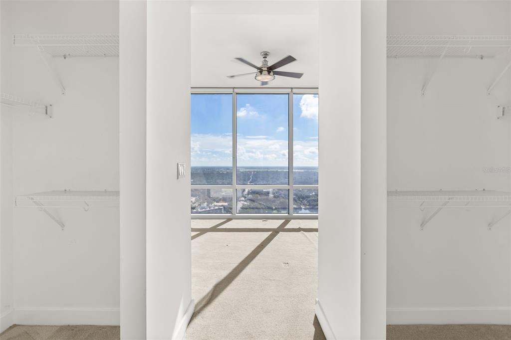 For Sale: $439,000 (2 beds, 2 baths, 1140 Square Feet)