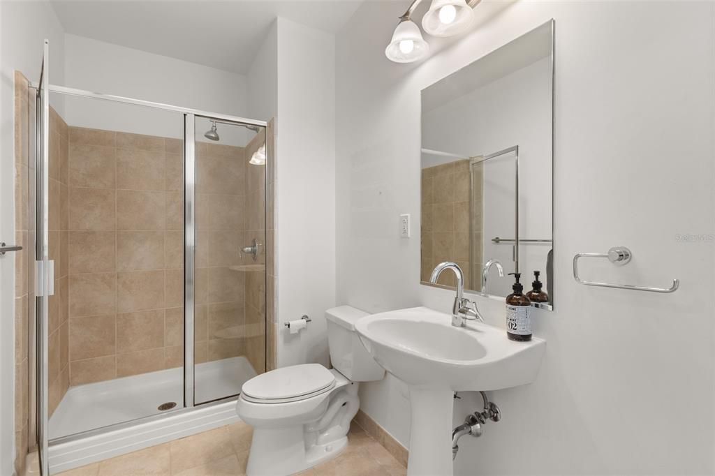 For Sale: $439,000 (2 beds, 2 baths, 1140 Square Feet)