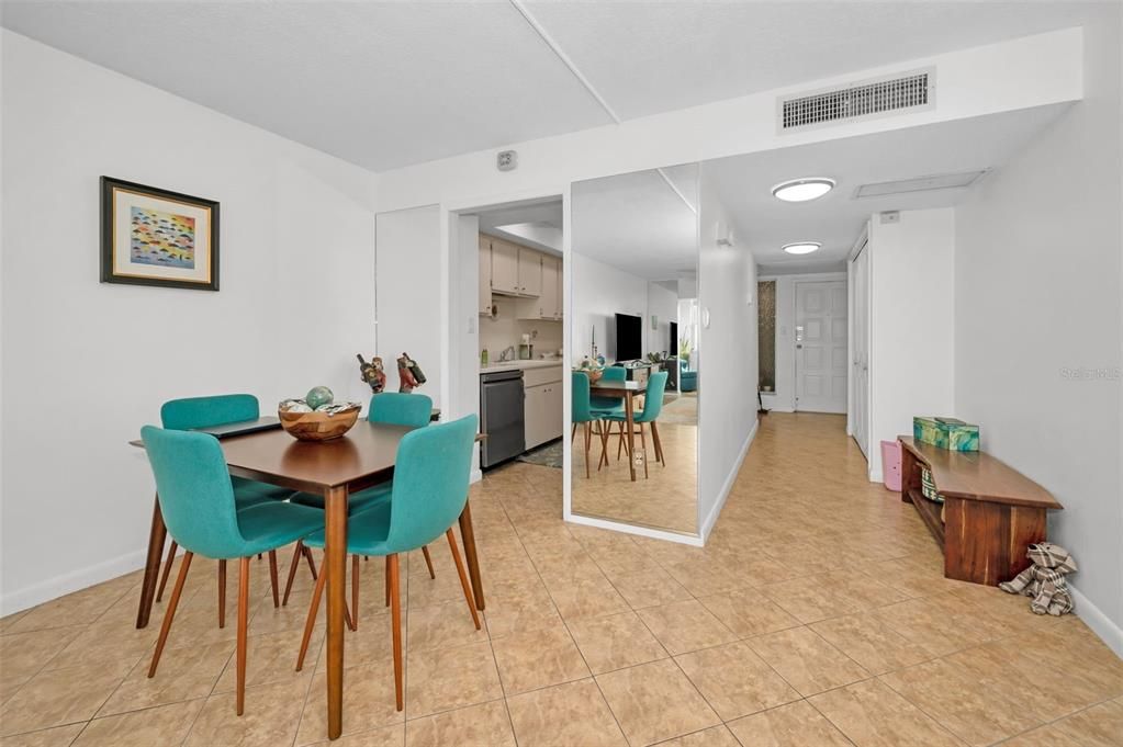 For Sale: $230,000 (1 beds, 1 baths, 950 Square Feet)