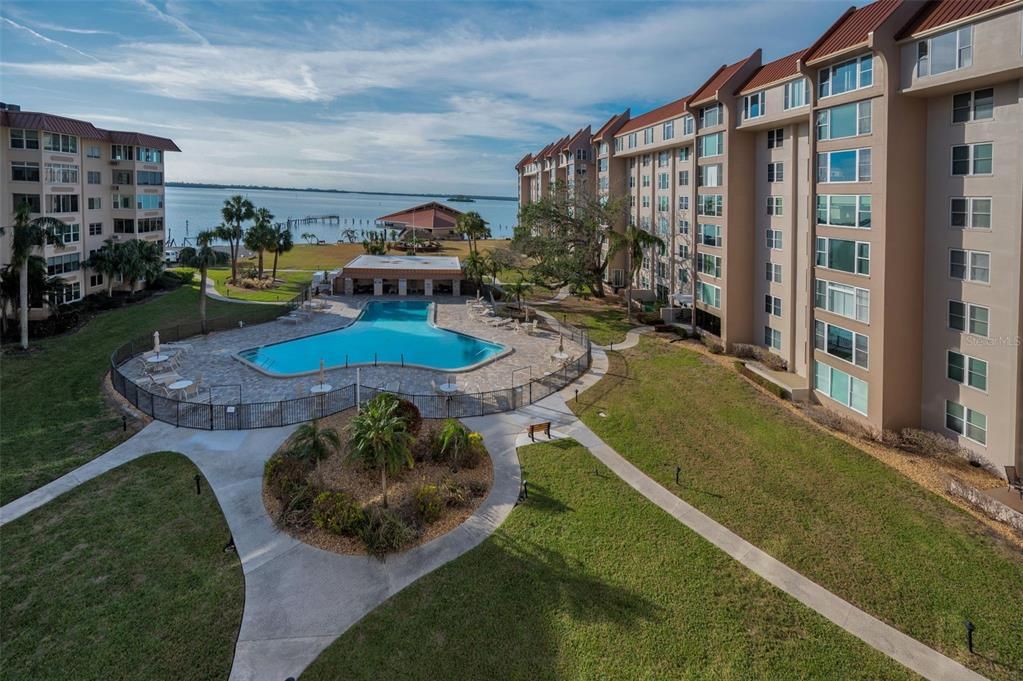 For Sale: $230,000 (1 beds, 1 baths, 950 Square Feet)