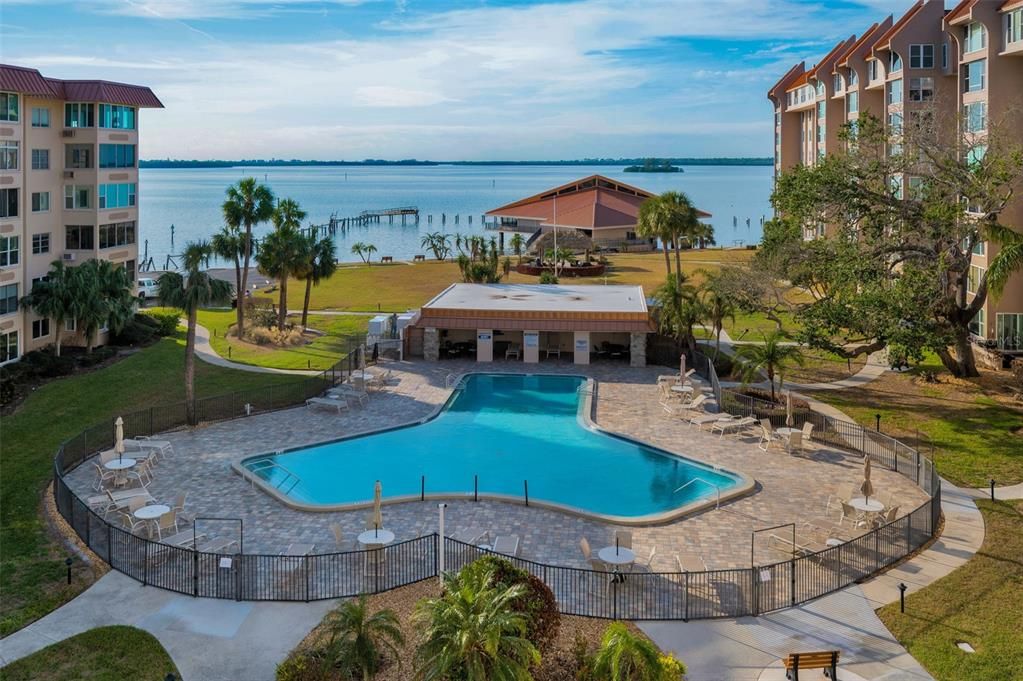 For Sale: $230,000 (1 beds, 1 baths, 950 Square Feet)