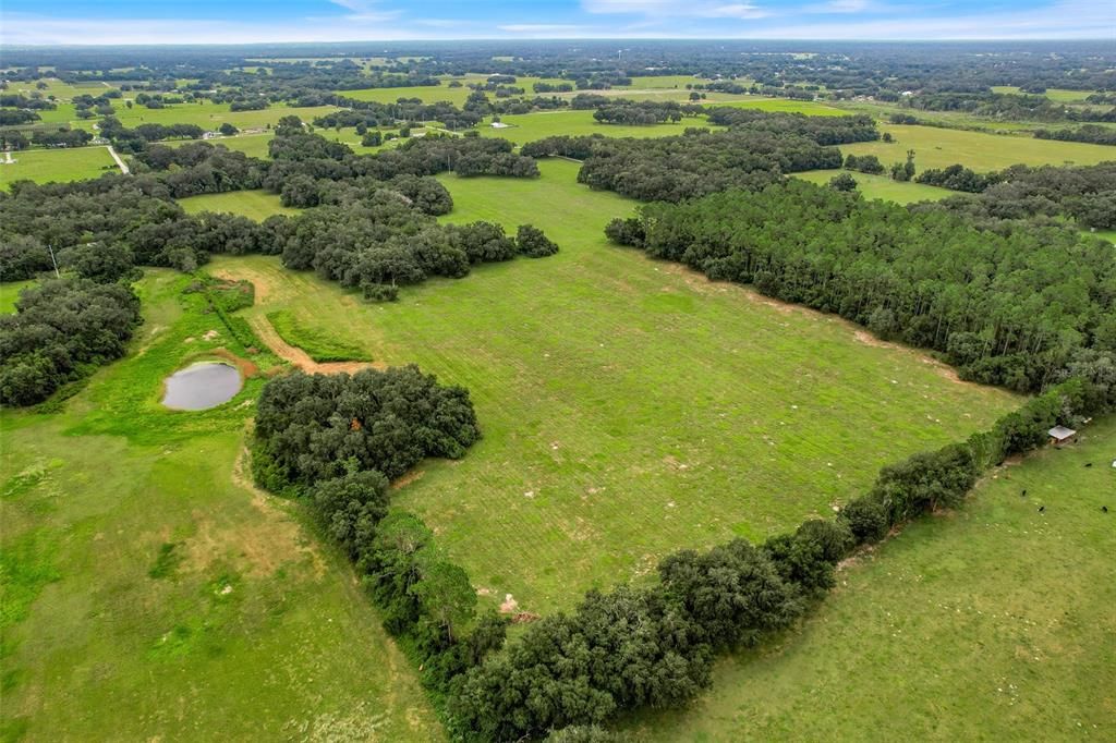 待售: $1,435,500 (47.85 acres)