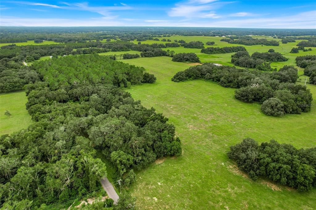 待售: $1,435,500 (47.85 acres)