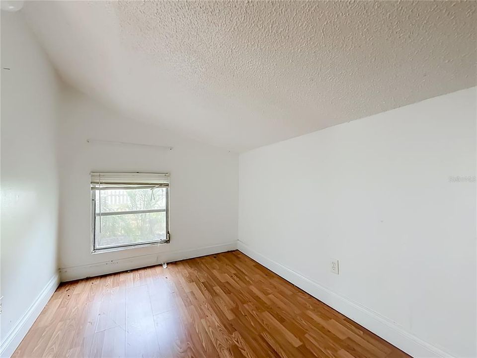 For Sale: $199,900 (1 beds, 1 baths, 500 Square Feet)