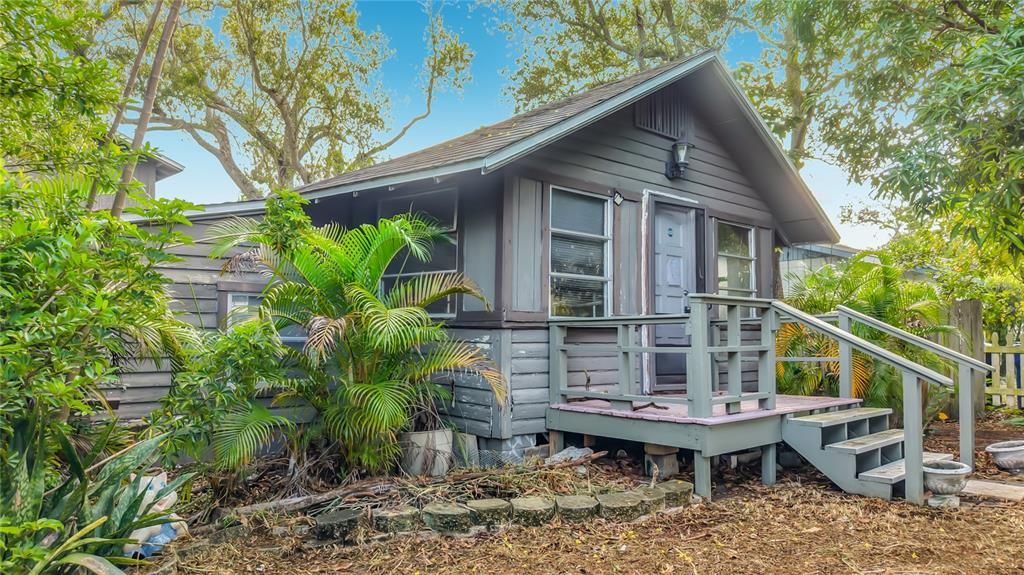 For Sale: $199,900 (1 beds, 1 baths, 500 Square Feet)