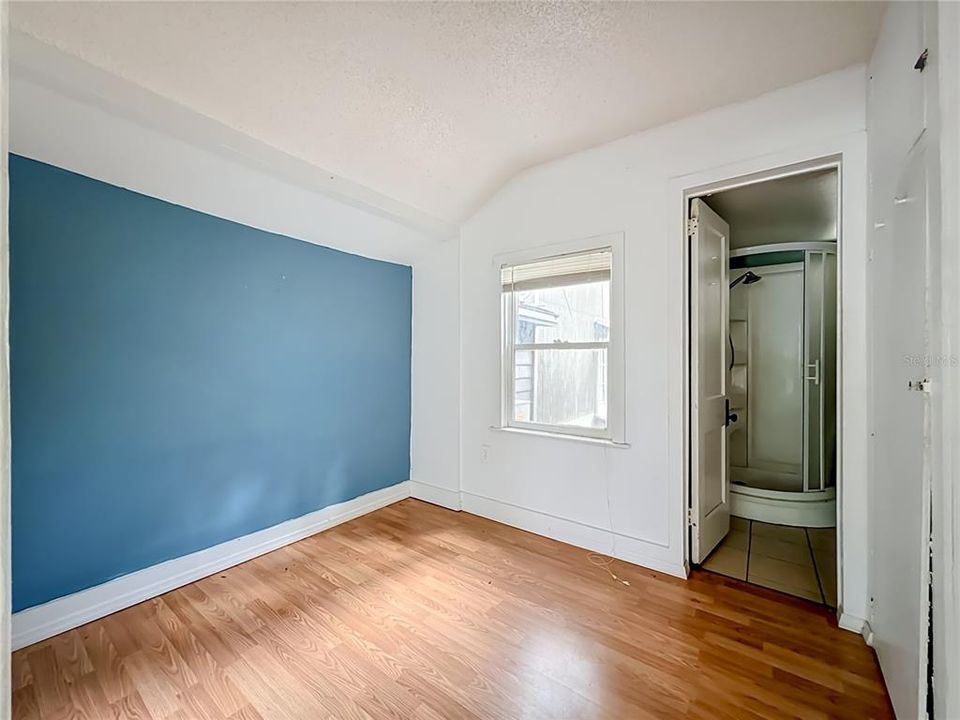 For Sale: $199,900 (1 beds, 1 baths, 500 Square Feet)