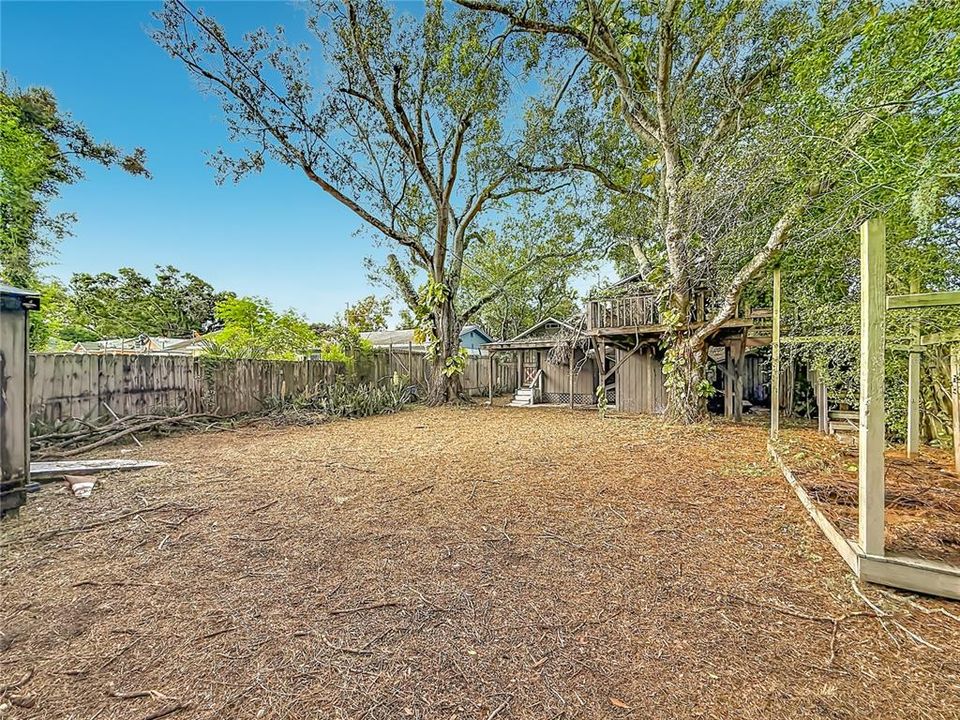 For Sale: $199,900 (1 beds, 1 baths, 500 Square Feet)