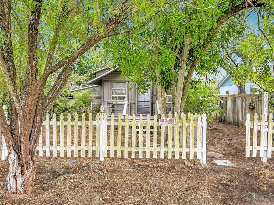 For Sale: $199,900 (1 beds, 1 baths, 500 Square Feet)