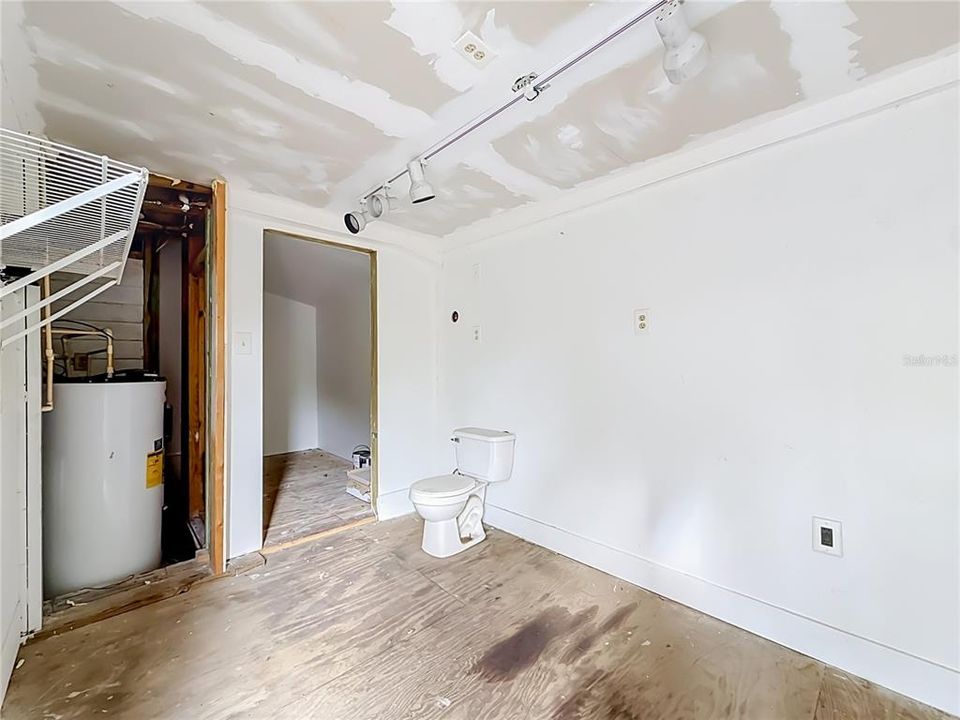 For Sale: $199,900 (1 beds, 1 baths, 500 Square Feet)