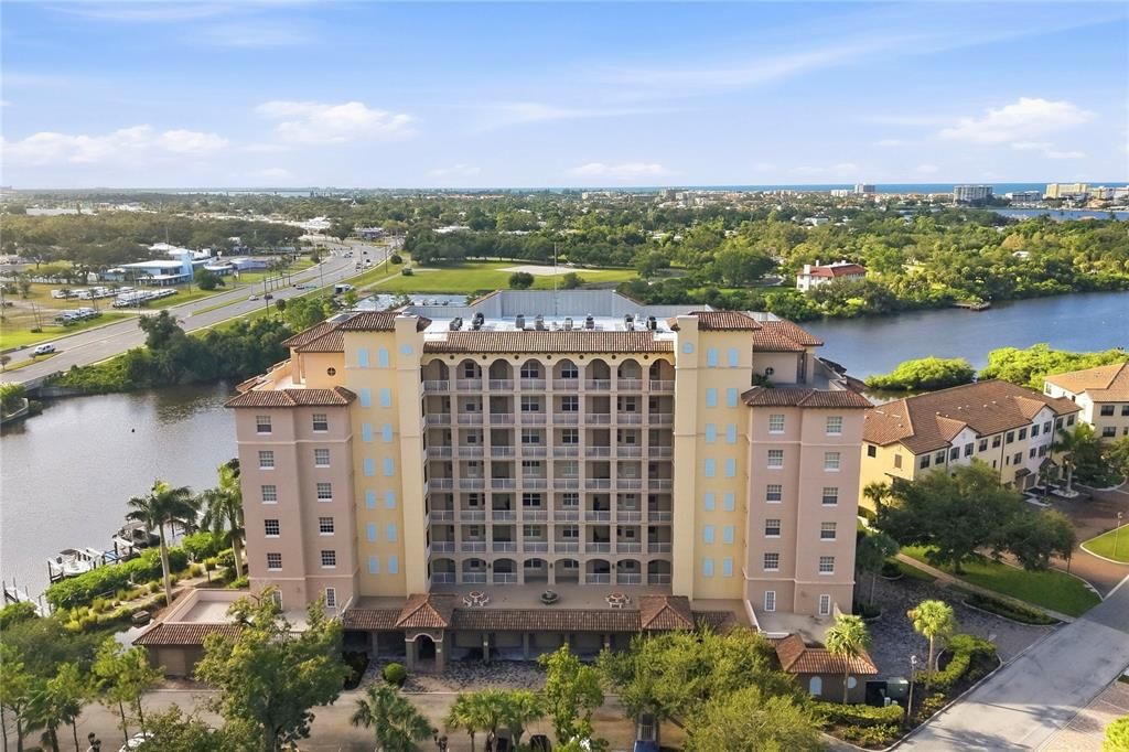 En Venta: $699,900 (2 camas, 2 baños, 1706 Pies cuadrados)