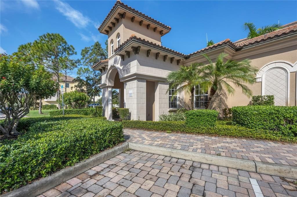 En Venta: $699,900 (2 camas, 2 baños, 1706 Pies cuadrados)