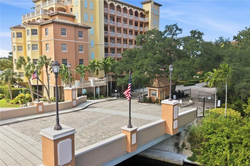 En Venta: $699,900 (2 camas, 2 baños, 1706 Pies cuadrados)