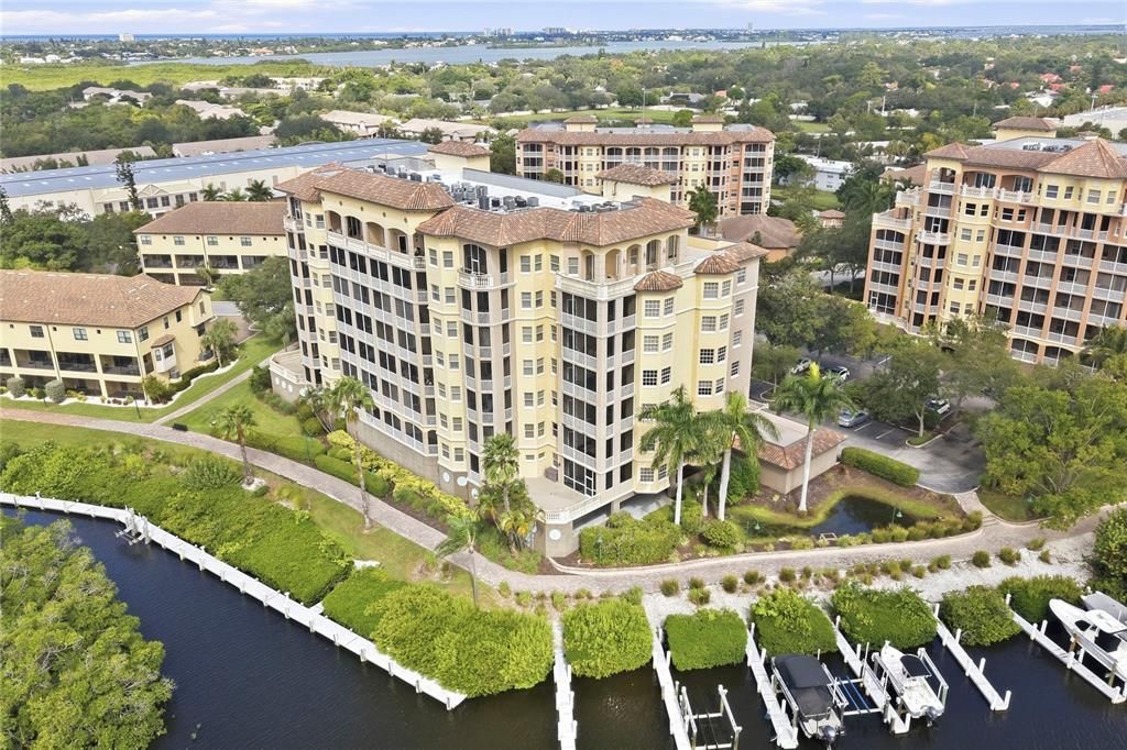 En Venta: $699,900 (2 camas, 2 baños, 1706 Pies cuadrados)