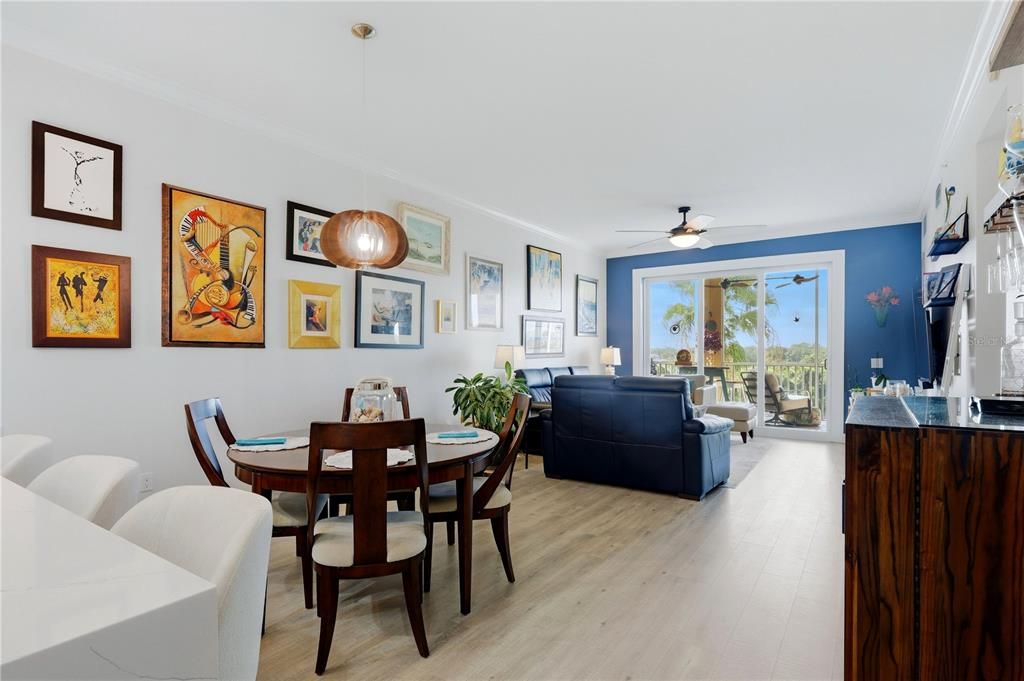 En Venta: $699,900 (2 camas, 2 baños, 1706 Pies cuadrados)