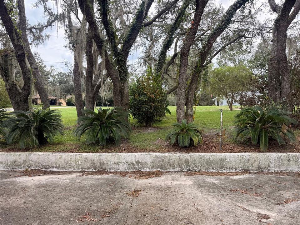 For Sale: $375,000 (5 beds, 3 baths, 2640 Square Feet)