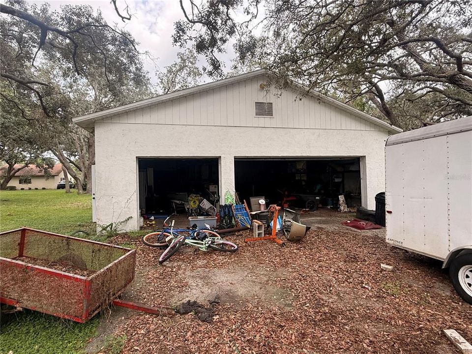 For Sale: $375,000 (5 beds, 3 baths, 2640 Square Feet)