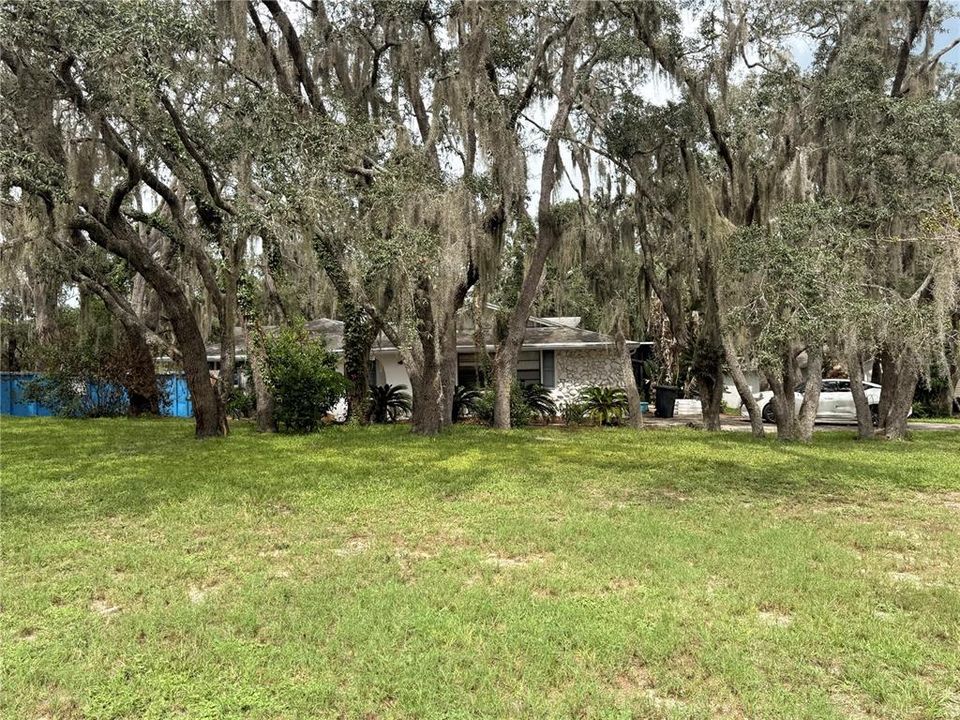 For Sale: $375,000 (5 beds, 3 baths, 2640 Square Feet)