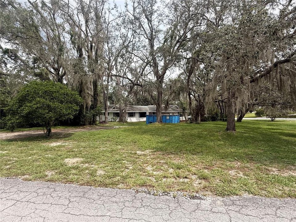For Sale: $375,000 (5 beds, 3 baths, 2640 Square Feet)