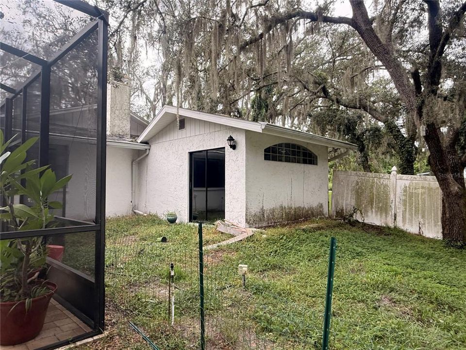 For Sale: $375,000 (5 beds, 3 baths, 2640 Square Feet)
