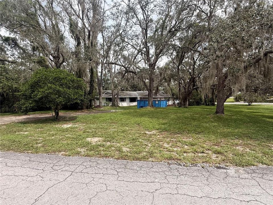 For Sale: $375,000 (5 beds, 3 baths, 2640 Square Feet)