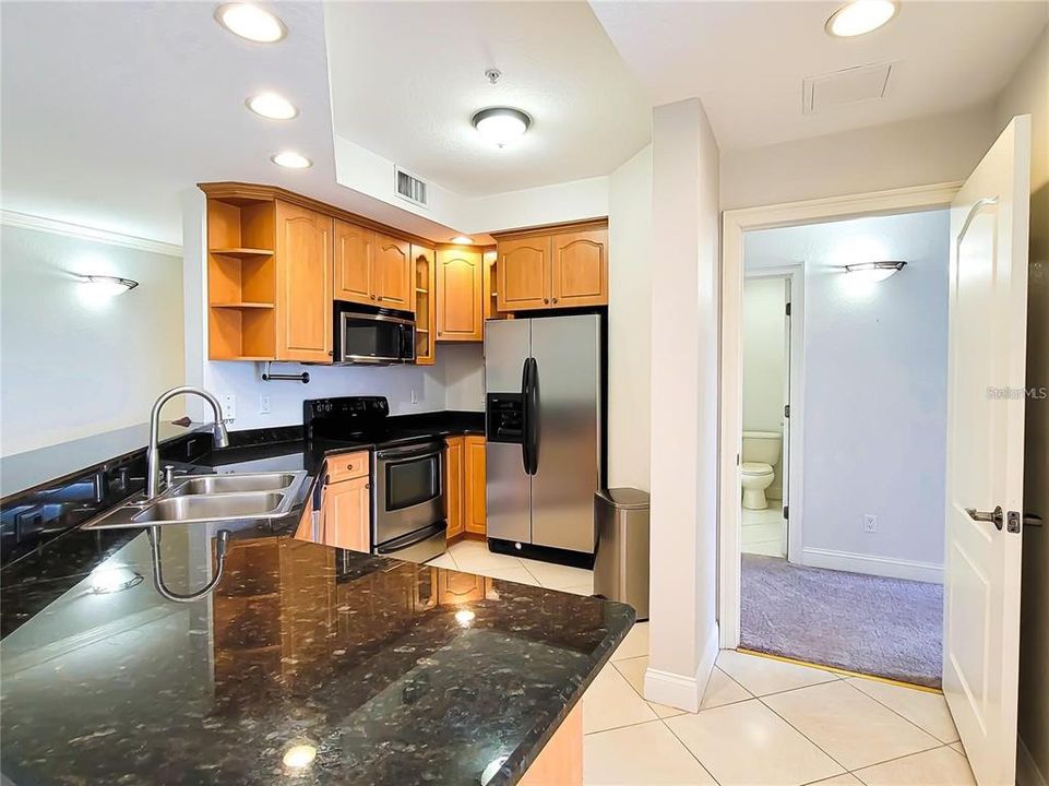 For Sale: $725,000 (2 beds, 2 baths, 1645 Square Feet)