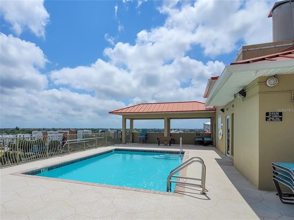 For Sale: $725,000 (2 beds, 2 baths, 1645 Square Feet)