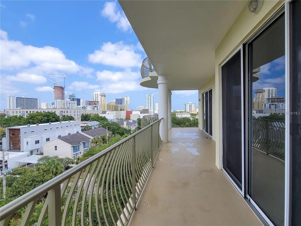 For Sale: $725,000 (2 beds, 2 baths, 1645 Square Feet)