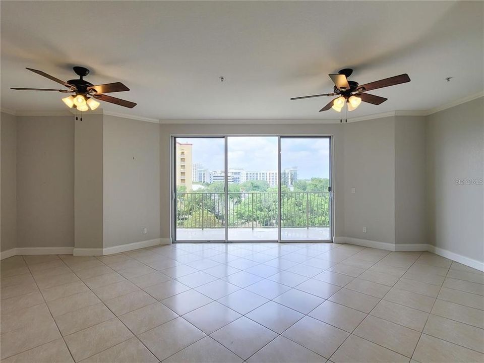 For Sale: $725,000 (2 beds, 2 baths, 1645 Square Feet)