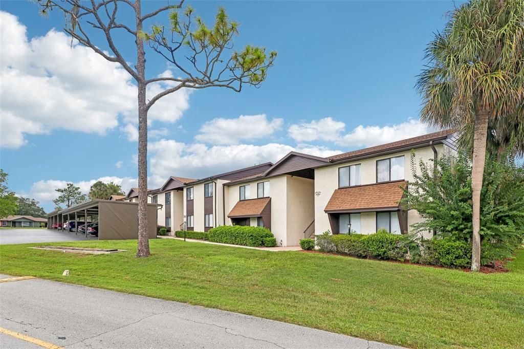For Sale: $119,995 (2 beds, 1 baths, 986 Square Feet)
