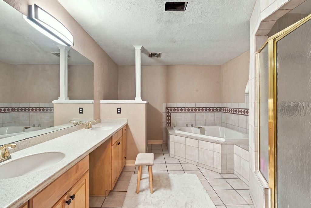 For Sale: $639,000 (4 beds, 4 baths, 2806 Square Feet)