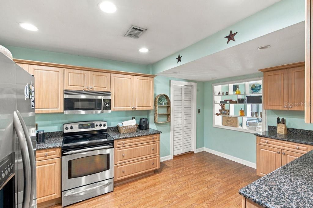 For Sale: $639,000 (4 beds, 4 baths, 2806 Square Feet)